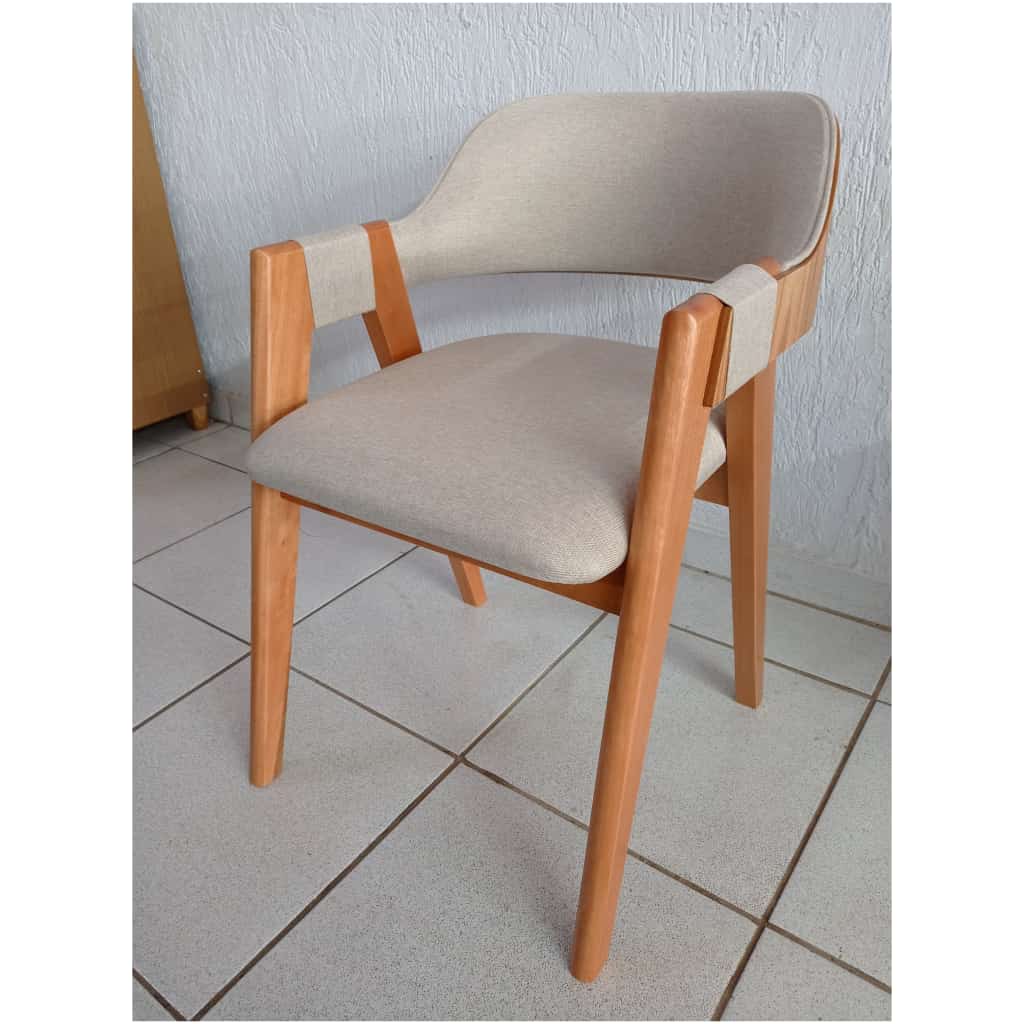 Cadeira em Madeira Maciça e no Tecido Linho - Nova Mobilar Móveis